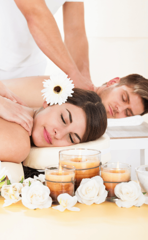 Professional male massage therapy session in Delhi spa