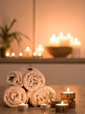 Professional male massage therapy session in Delhi spa